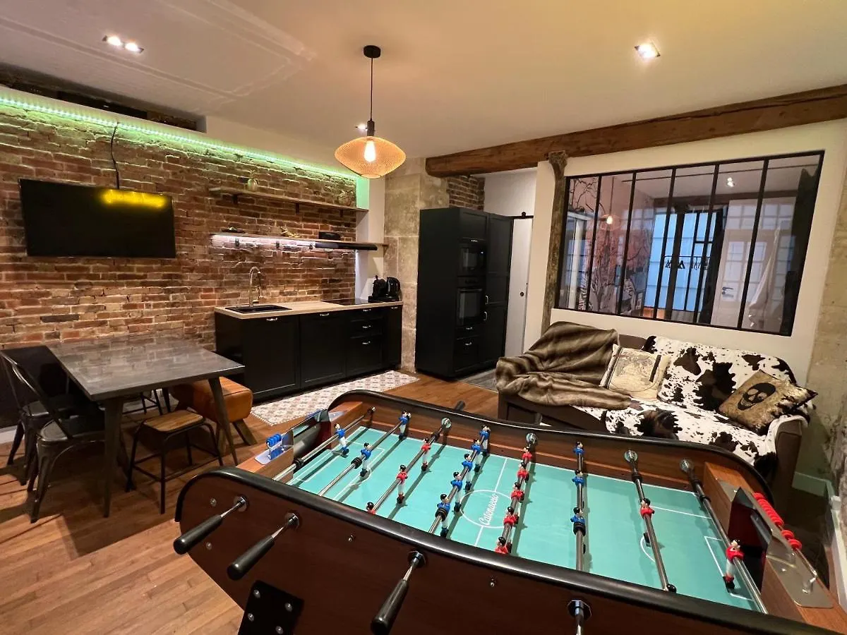 Good Vibes Luxurious Loft In Paris 11Th, With Ac & Table Football France