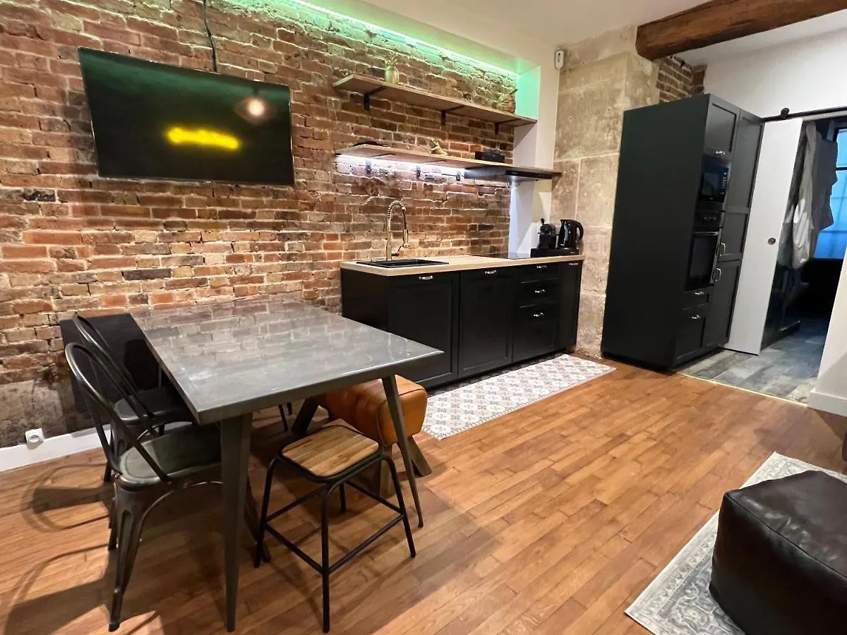 Good Vibes Luxurious Loft In Paris 11Th, With Ac & Table Football 0*,